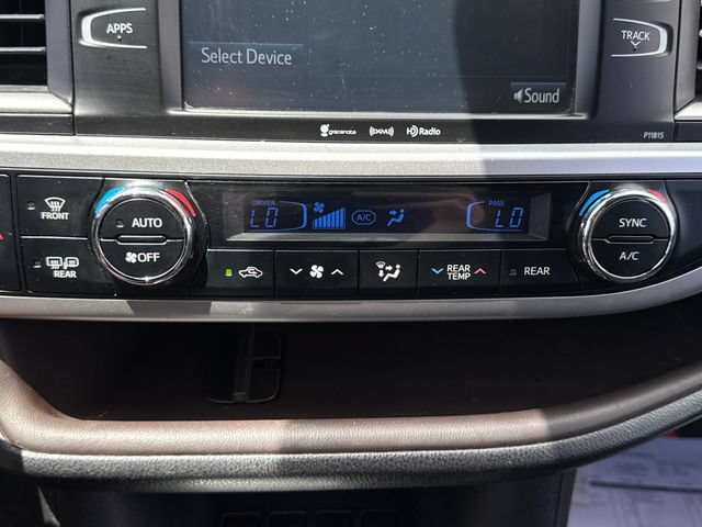 Used 2019 Toyota Highlander Plus AWD/4WD image 30