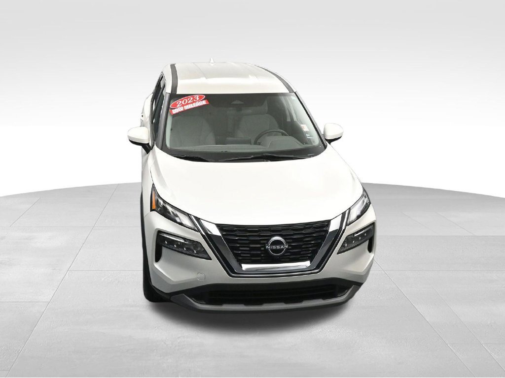 Used 2023 Nissan Rogue SV FWD image 38