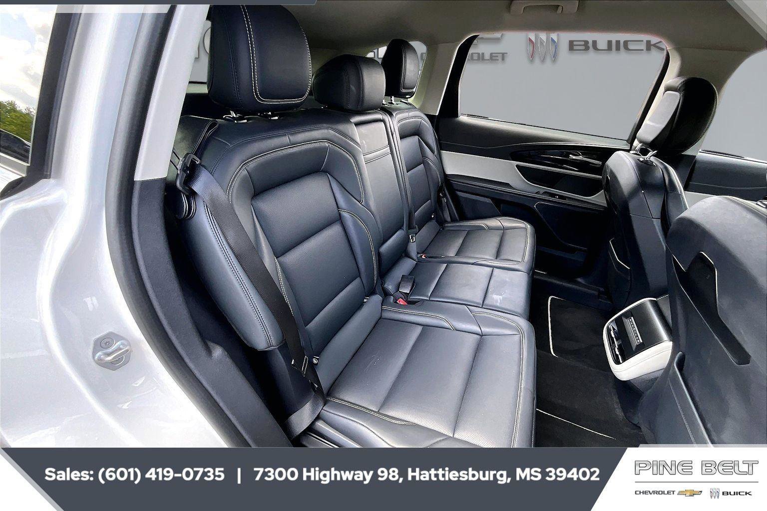Used 2024 Lincoln Nautilus Premier AWD/4WD image 20