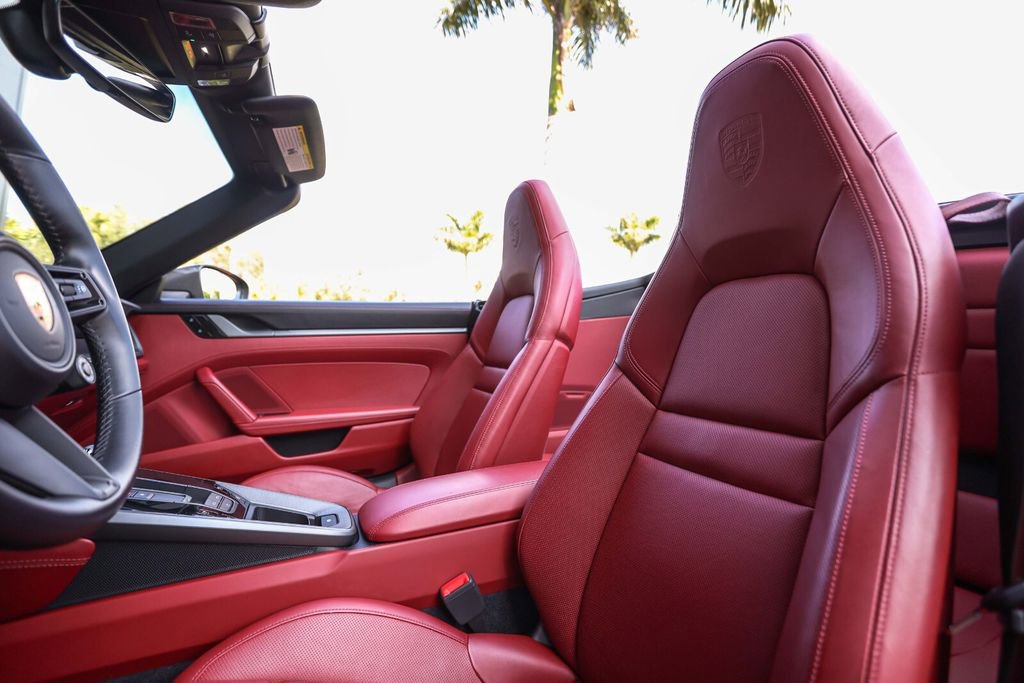 Used 2020 Porsche 911 Carrera 4S image 40