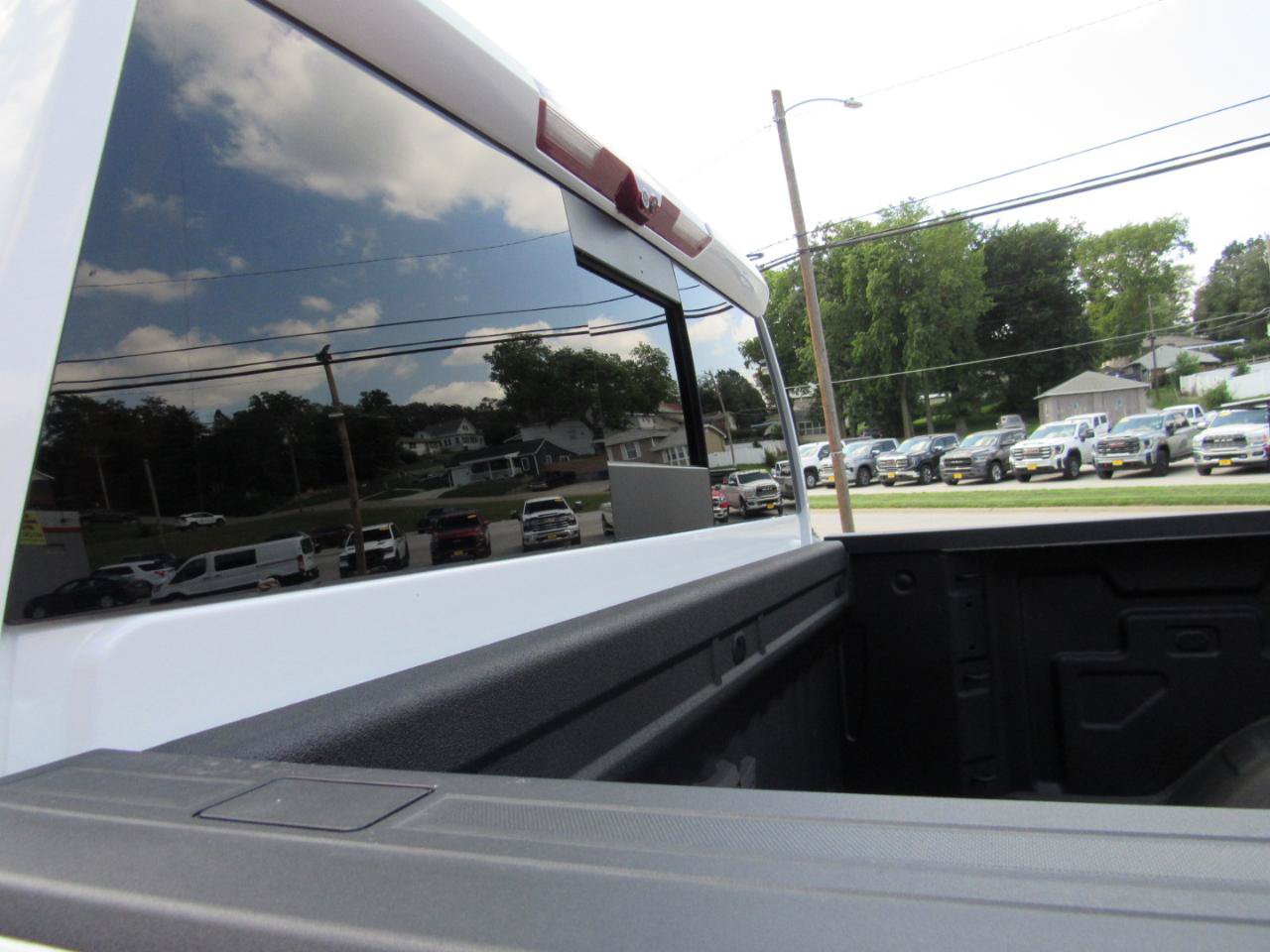 Used 2026 Chevrolet Silverado 3500 High Country w/ Technology Package AWD/4WD image 16