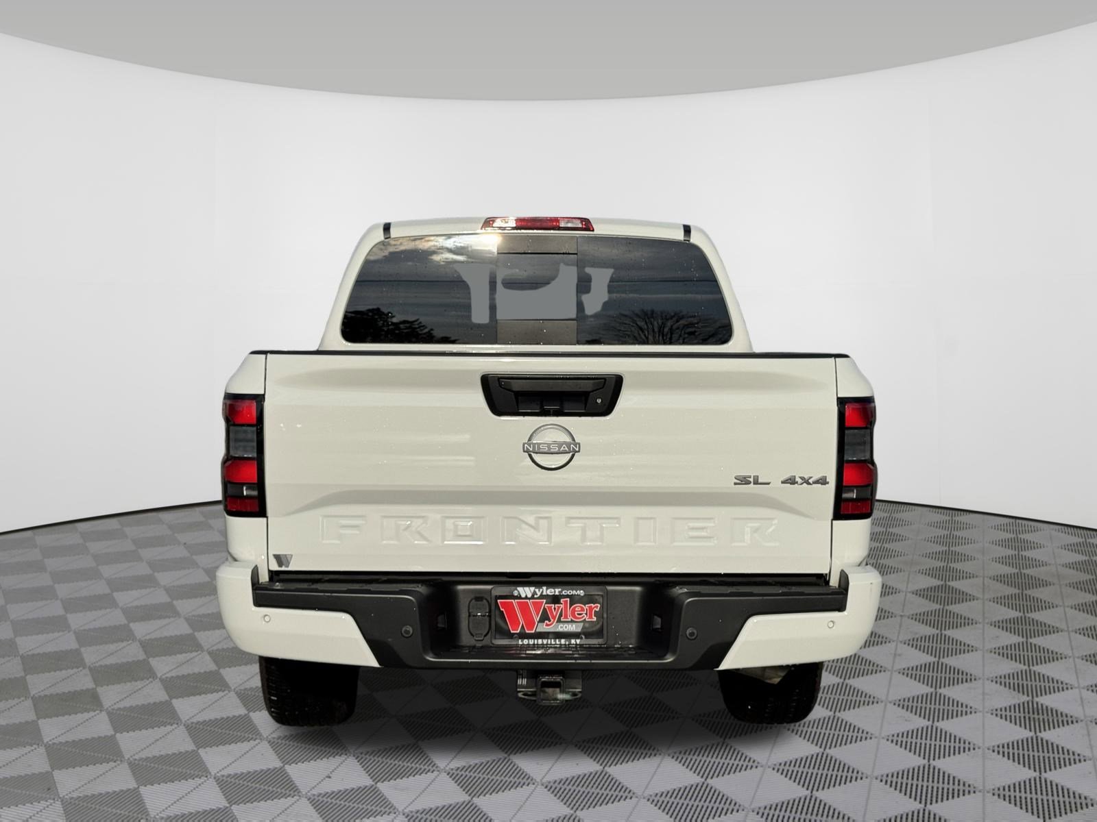 Used 2024 Nissan Frontier SL w/ Technology Package image 19