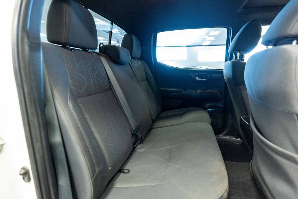 Used 2017 Toyota Tacoma TRD Off-Road image 15