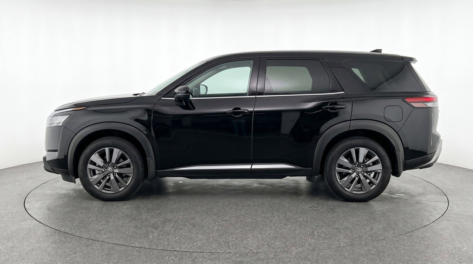 Used 2025 Nissan Pathfinder SV AWD/4WD image 5