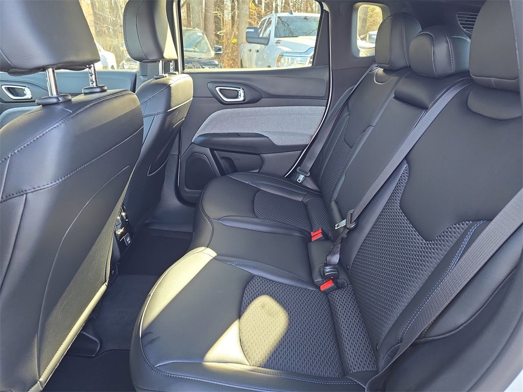 New 2026 Jeep Compass Latitude image 14