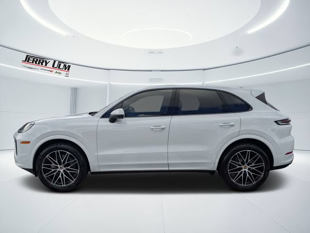 Used 2025 Porsche Cayenne AWD/4WD image 6