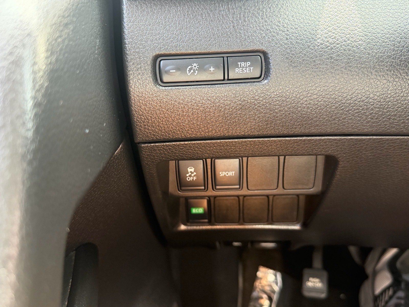Used 2016 Nissan Rogue S FWD image 31