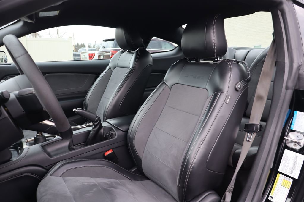 Used 2020 Ford Mustang Shelby GT350 w/ Technology Package image 4