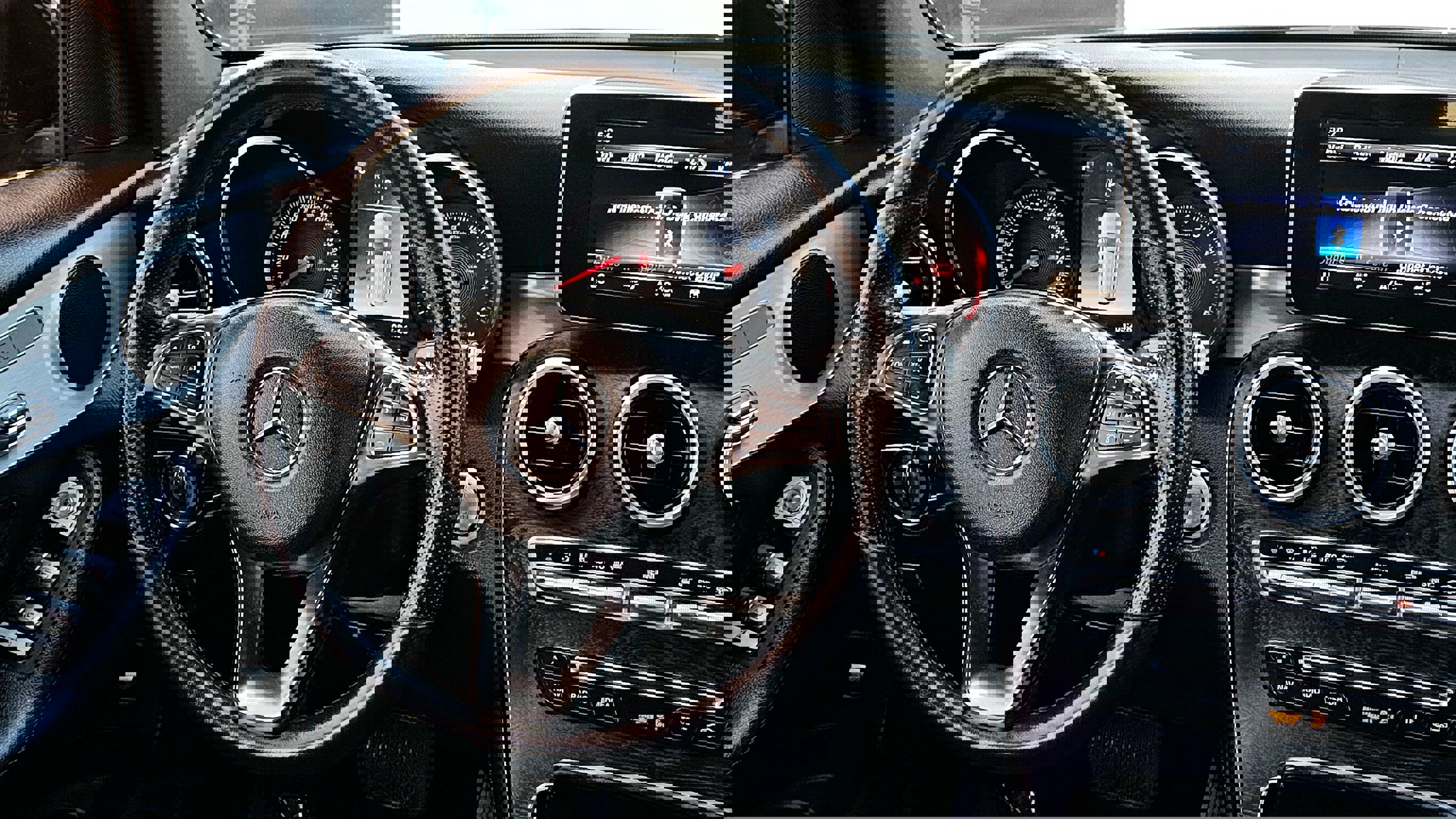 Used 2019 Mercedes-Benz GLC 300 image 24