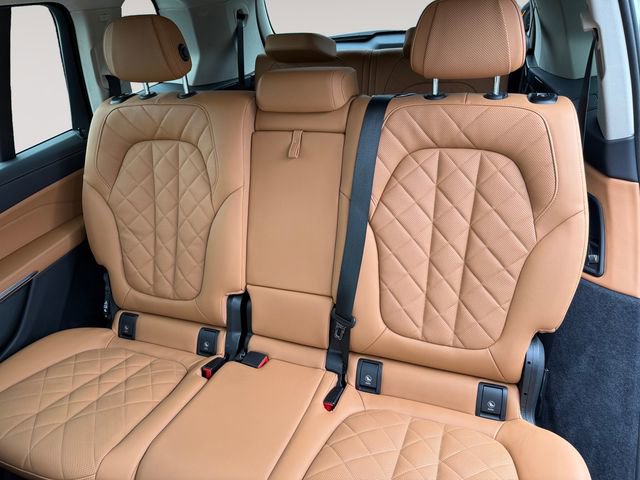 Certified 2024 BMW X7 xDrive40i w/ Climate Comfort Package AWD/4WD image 13