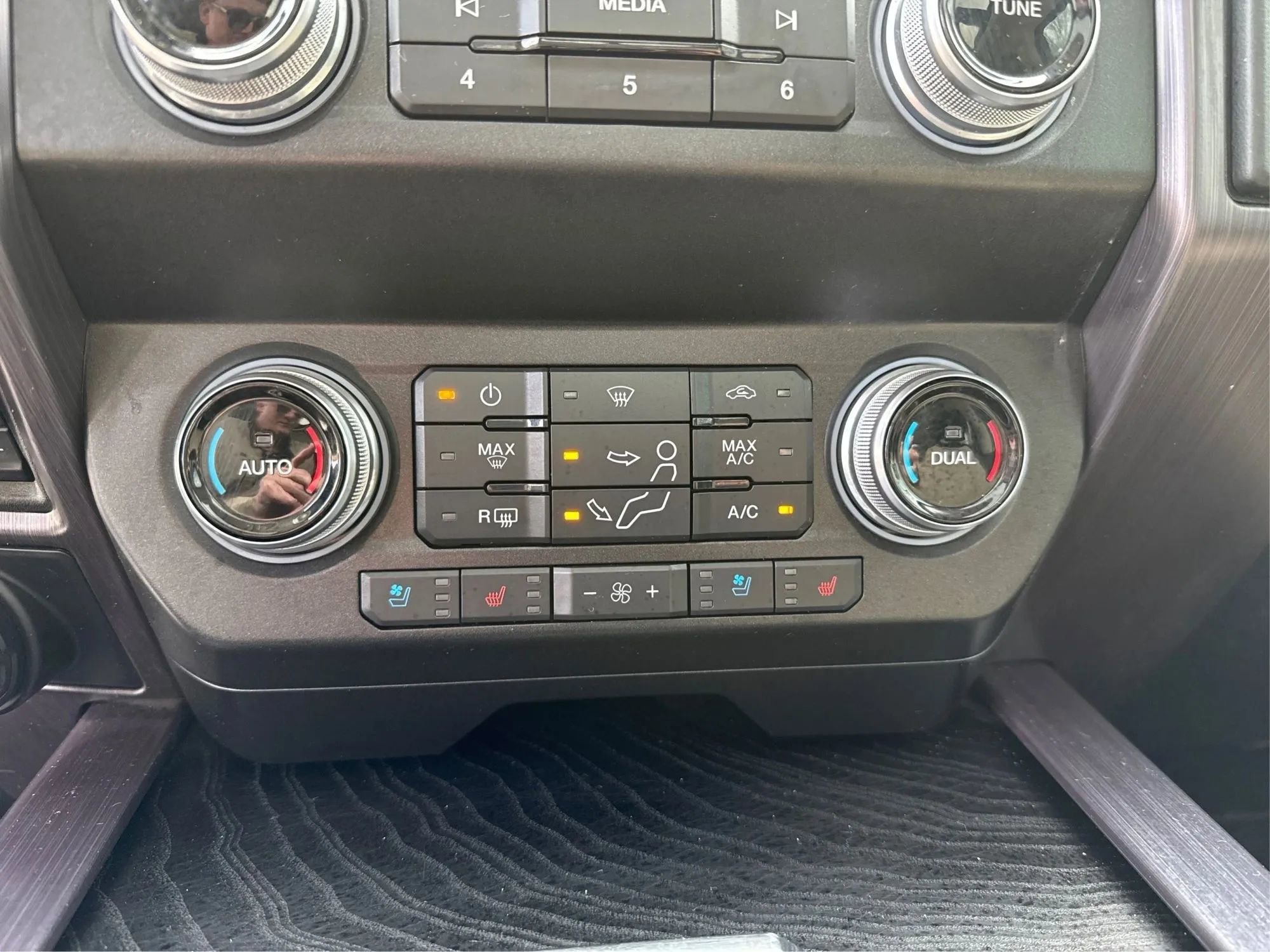 Used 2020 Ford F250 Limited AWD/4WD image 28