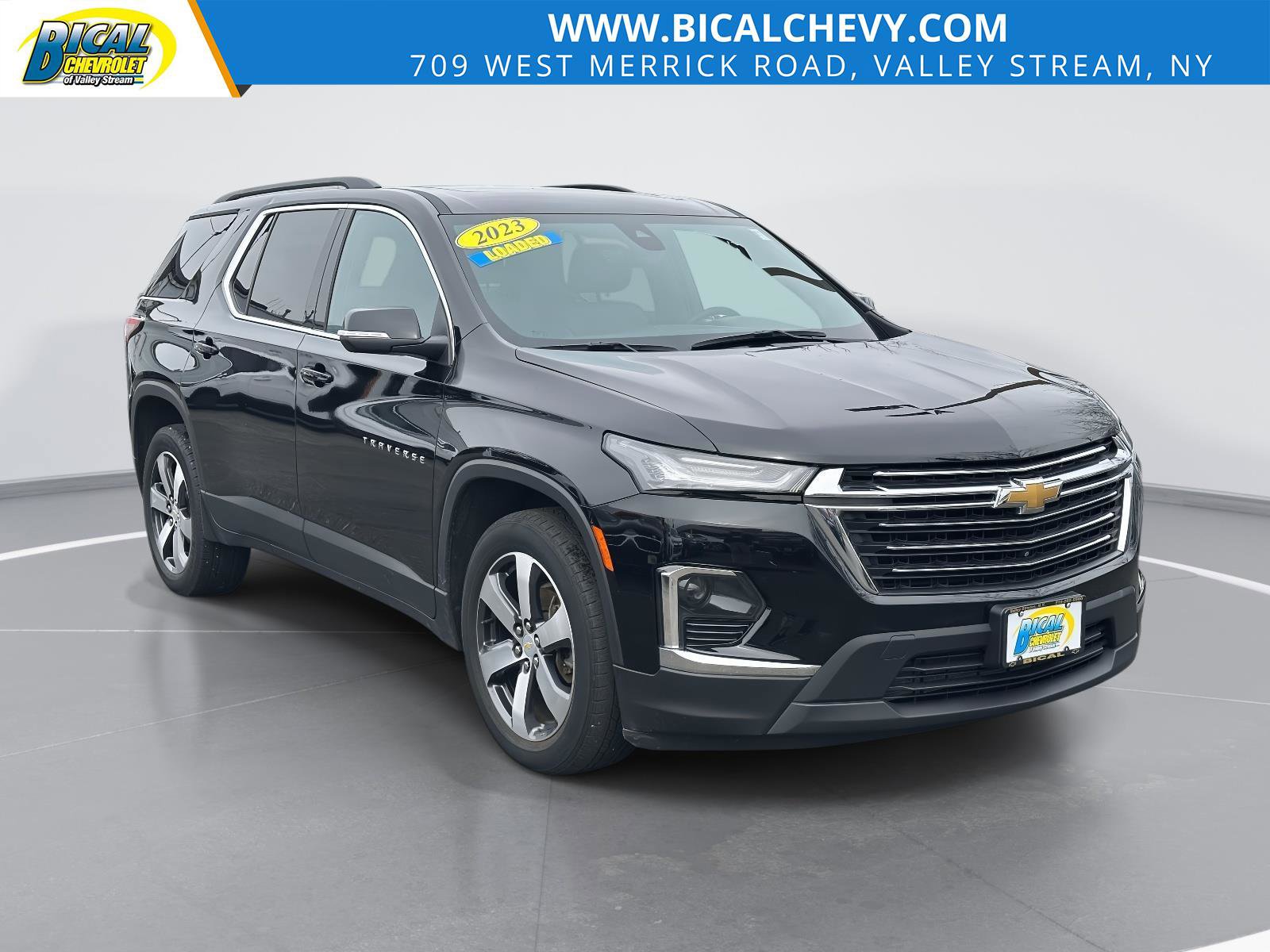 Used 2023 Chevrolet Traverse LT w/ LT Premium Package