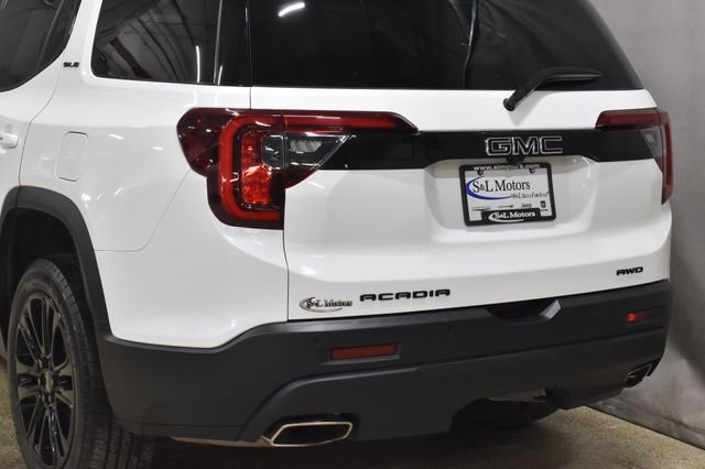 Used 2023 GMC Acadia SLE w/ Driver Convenience Package image 9