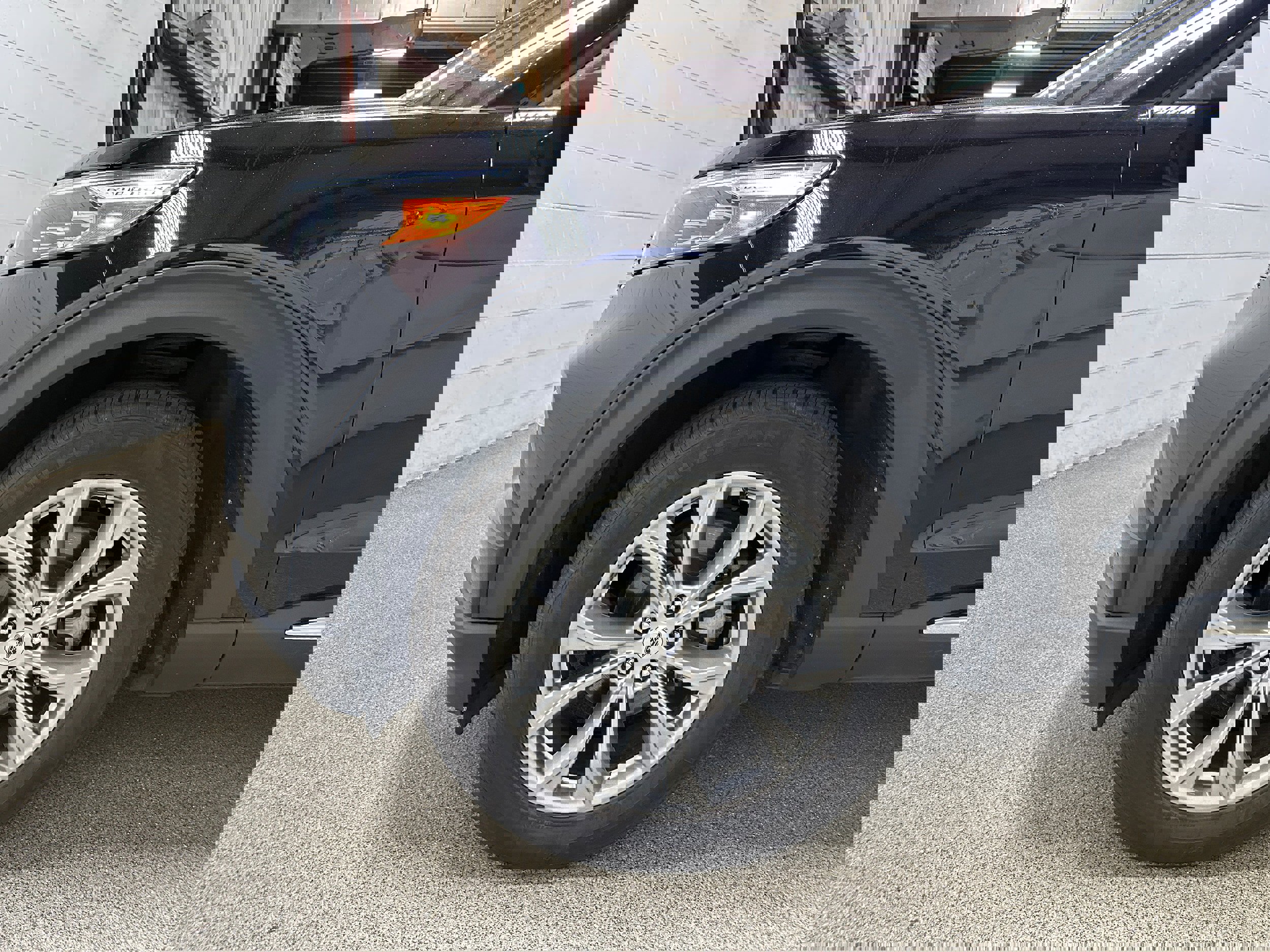 Certified 2023 Ford Explorer Limited w/ Equipment Group 301A image 36