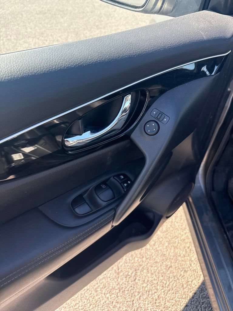 Used 2018 Nissan Rogue Sport SL w/ SL Premium Package AWD/4WD image 9