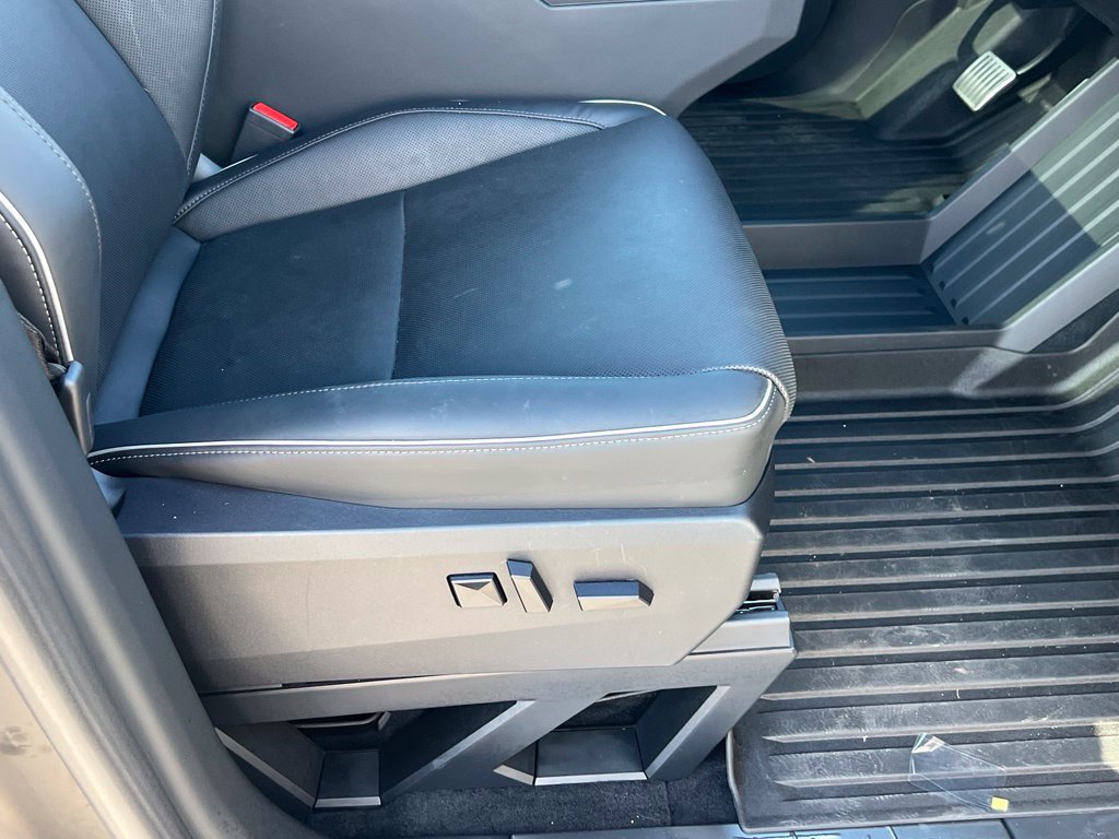 Used 2024 Tesla Cybertruck AWD Crew Cab image 15