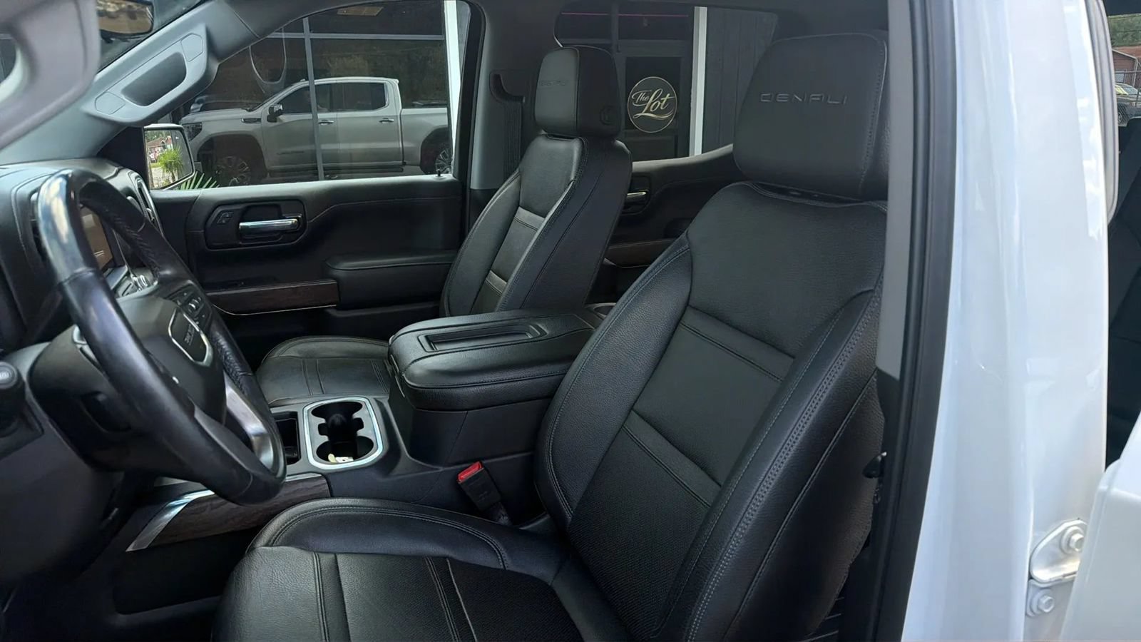 Used 2020 GMC Sierra 1500 Denali w/ Denali Ultimate Package AWD/4WD image 8