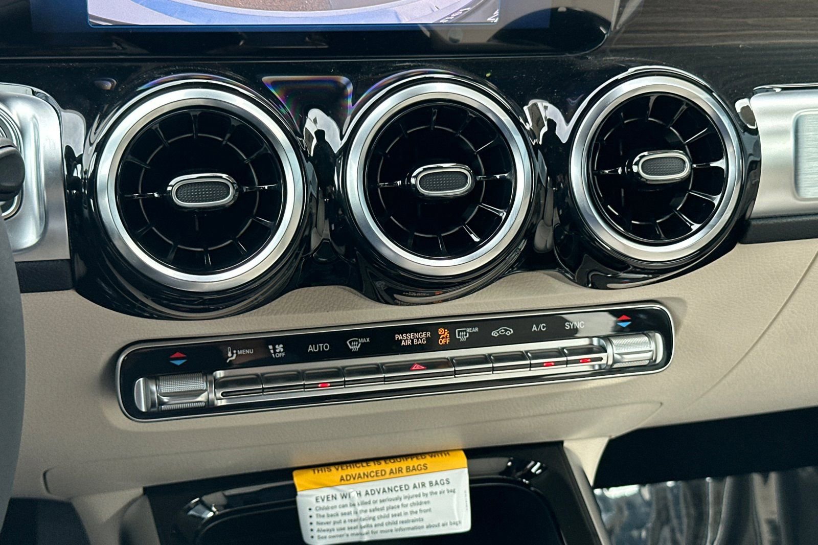 New 2026 Mercedes-Benz GLB 250 image 17