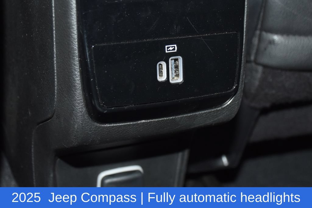 Used 2025 Jeep Compass Latitude w/ Sun & Sound Group AWD/4WD image 24