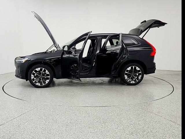 New 2026 Volvo XC60 B5 Ultra w/ Climate Package image 8