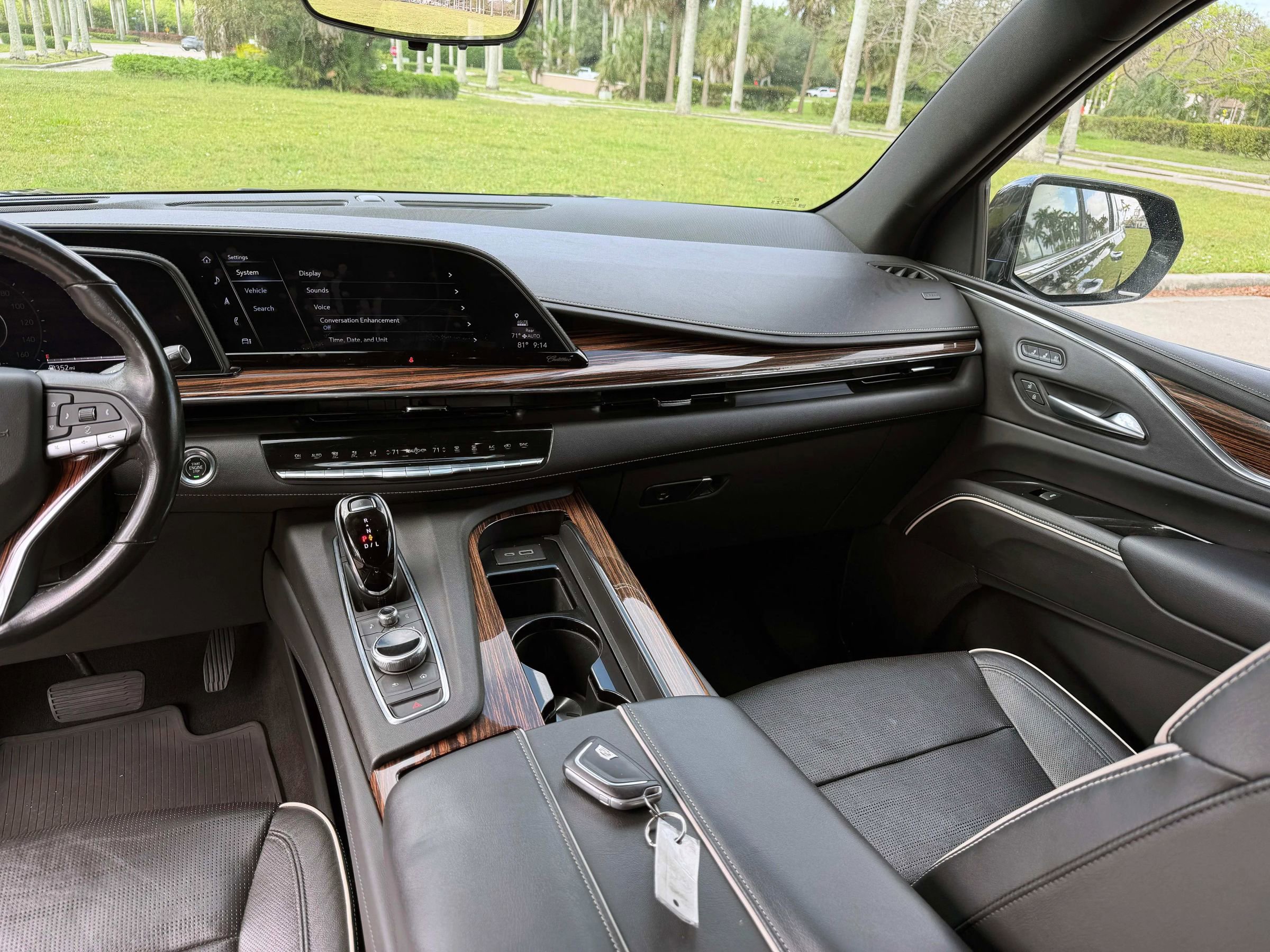 Used 2021 Cadillac Escalade ESV Premium Luxury w/ Performance Package RWD image 28