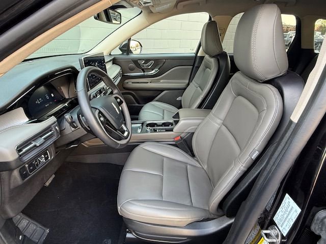 Used 2024 Lincoln Corsair AWD image 11