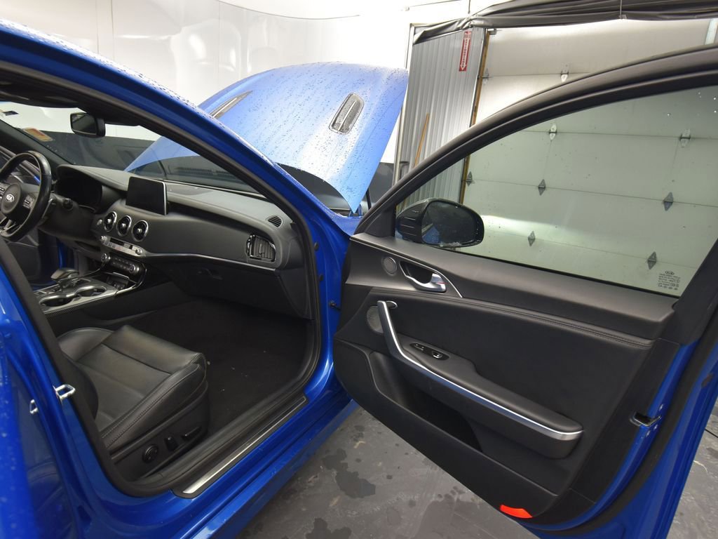Used 2019 Kia Stinger GT2 image 15
