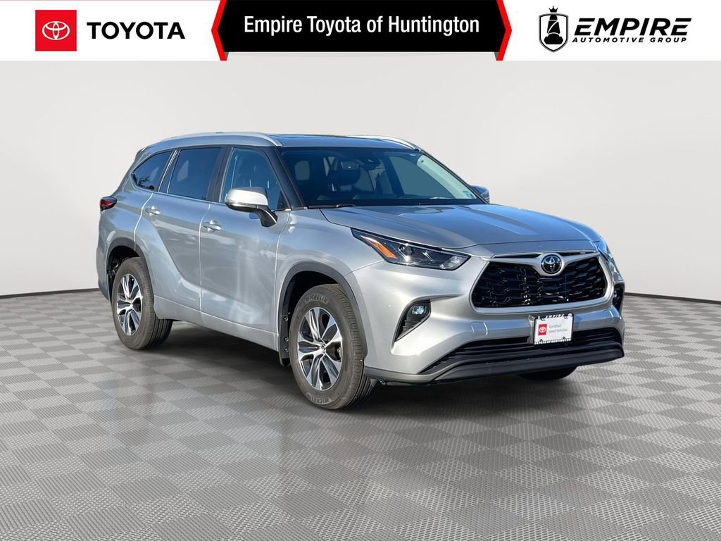 Used 2023 Toyota Highlander XLE