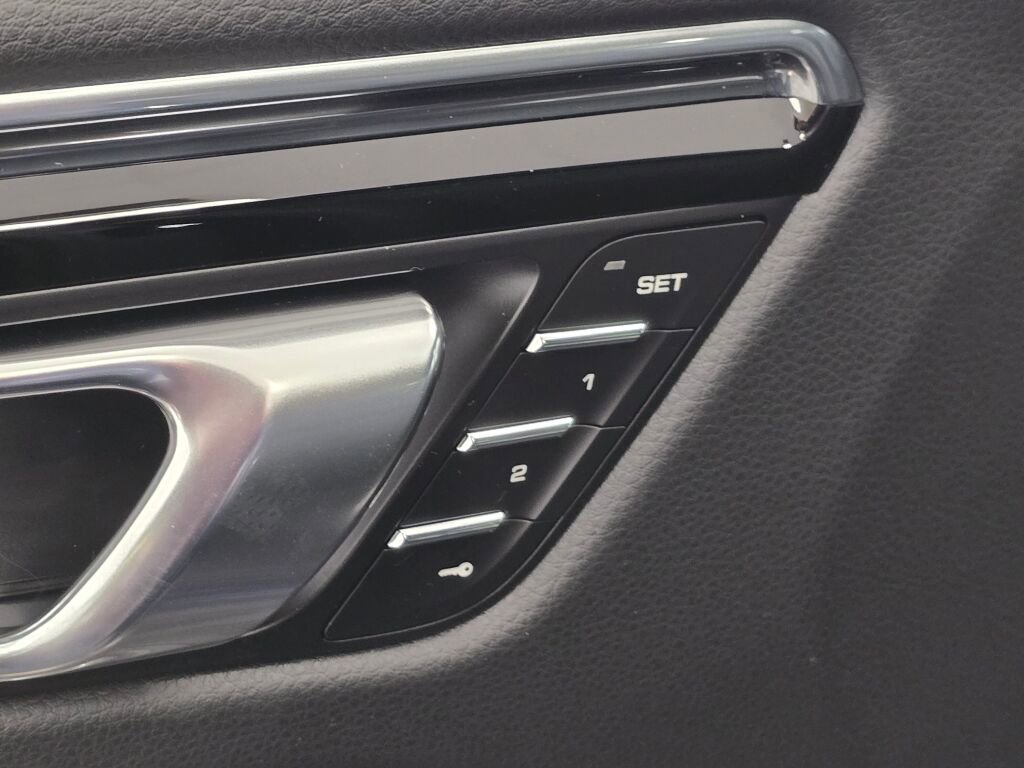 New 2026 Porsche Macan image 31