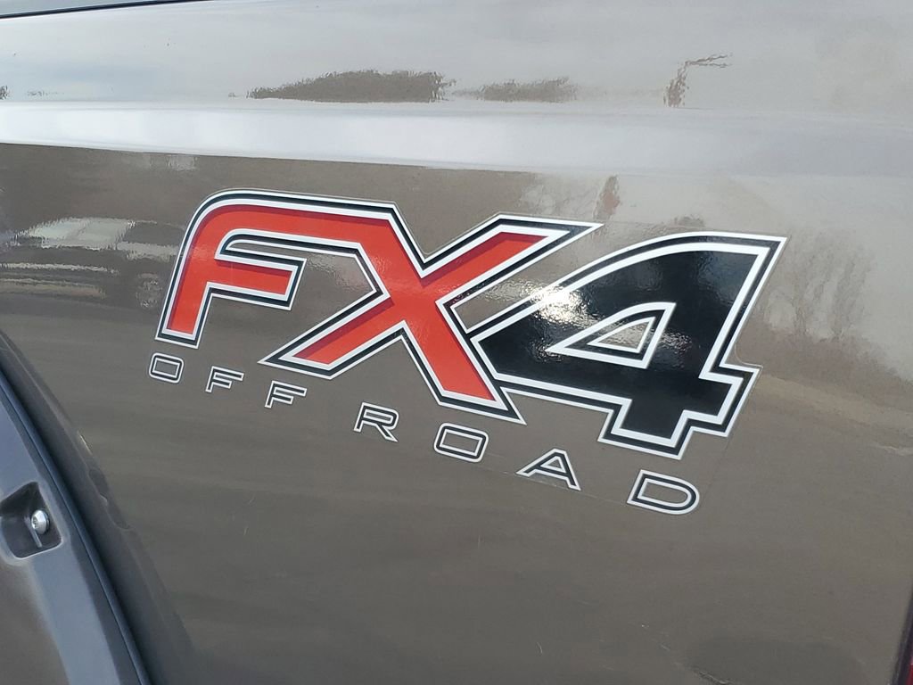Used 2015 Ford F250 XLT w/ FX4 Off-Road Package AWD/4WD image 33