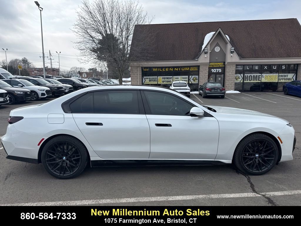 Used 2023 BMW i7 xDrive60 image 8