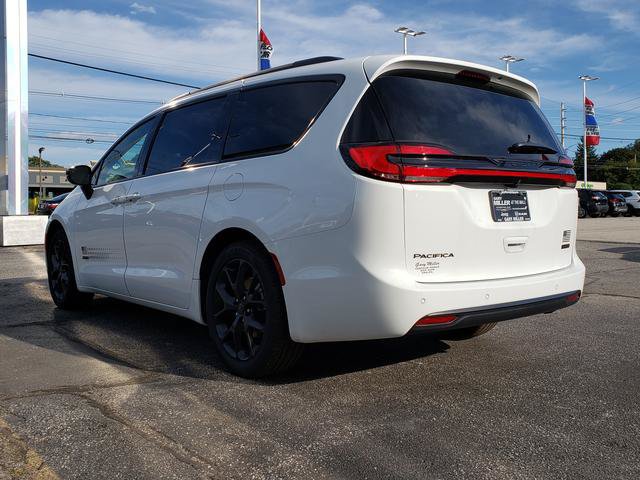 New 2027 Chrysler Pacifica Select FWD image 6