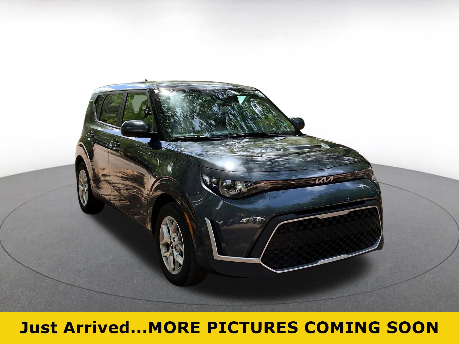 Used 2025 Kia Soul LX w/ LX Technology Package image 1