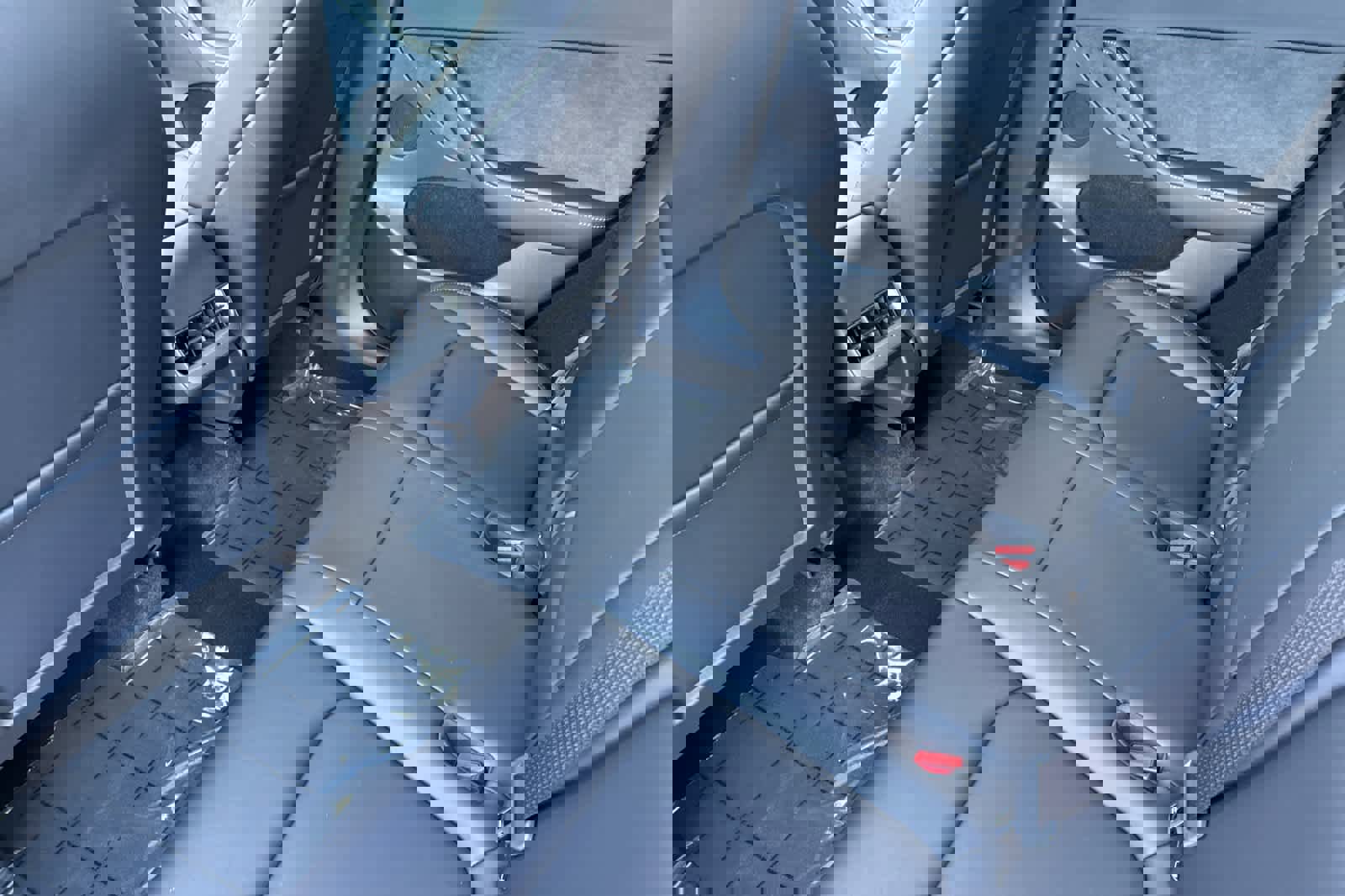 Used 2024 Tesla Model Y 2WD image 4