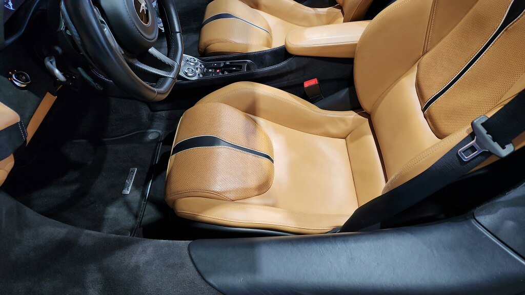 Used 2019 McLaren 570S Spider RWD image 15