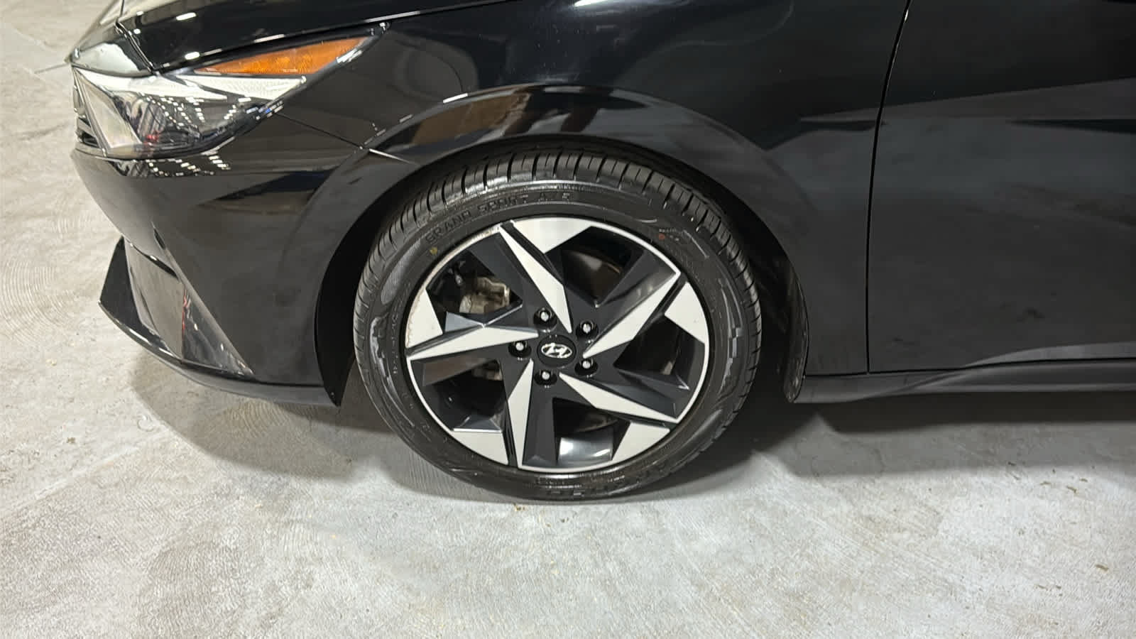 Used 2022 Hyundai Elantra Limited FWD image 8