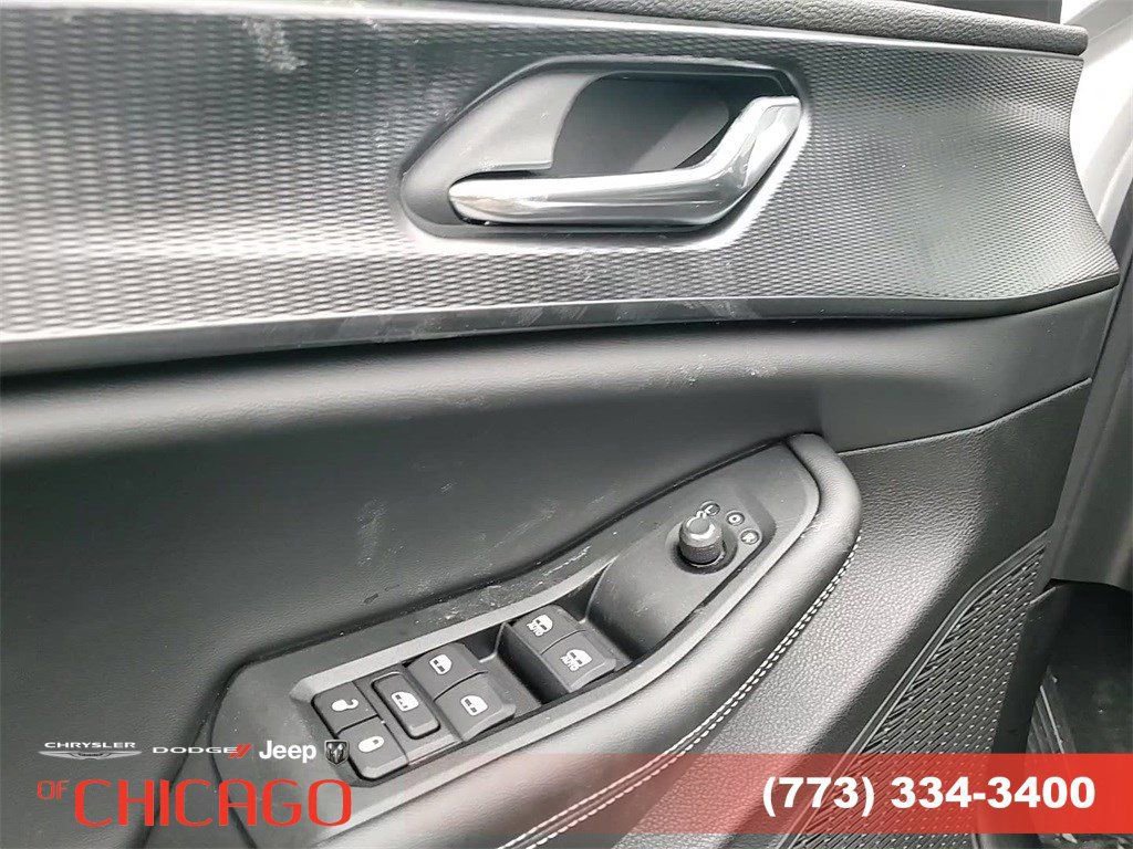 Certified 2025 Jeep Grand Cherokee L Altitude image 14