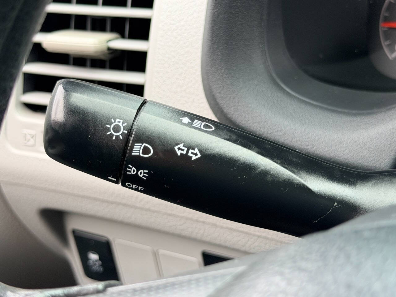 Used 2013 Toyota Corolla L FWD image 29