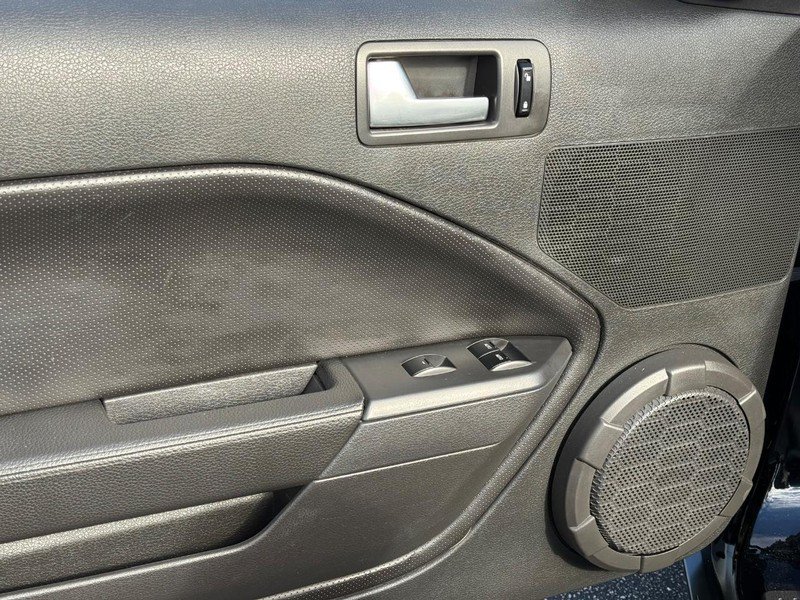 Used 2008 Ford Mustang Shelby GT500 RWD image 28