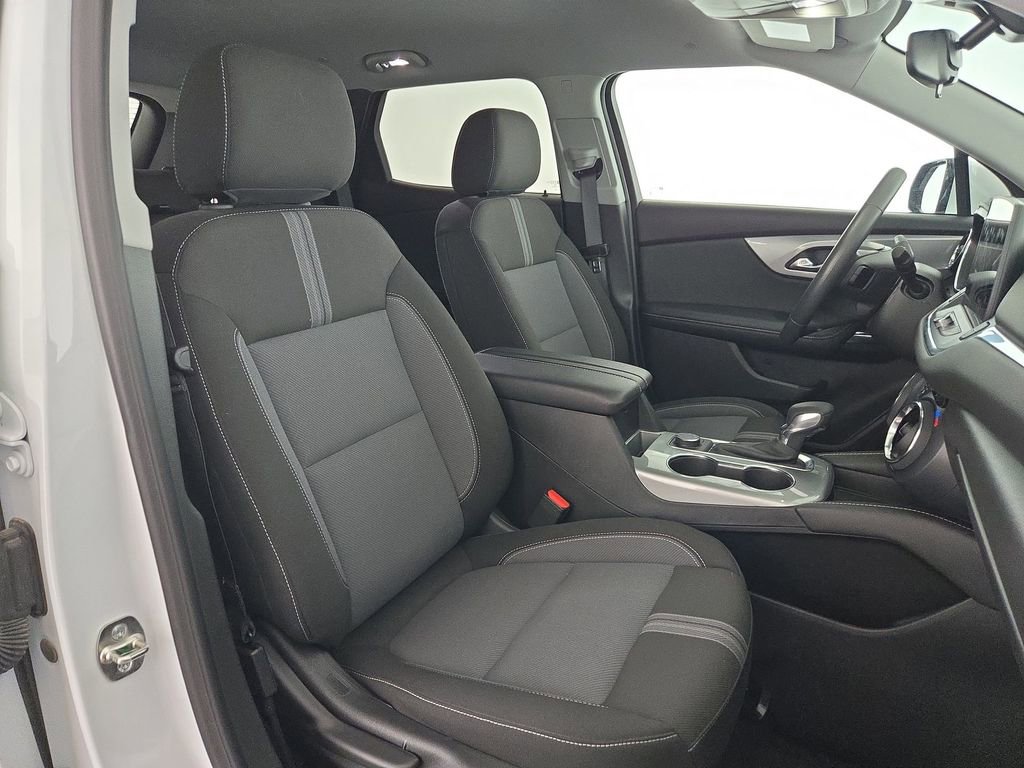 Used 2025 Chevrolet Blazer LT FWD image 33