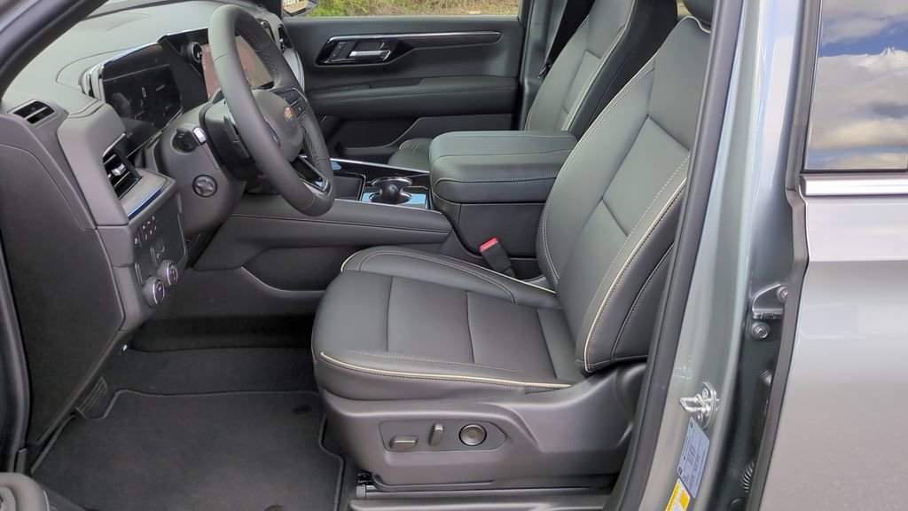 New 2026 Chevrolet Suburban Premier image 10