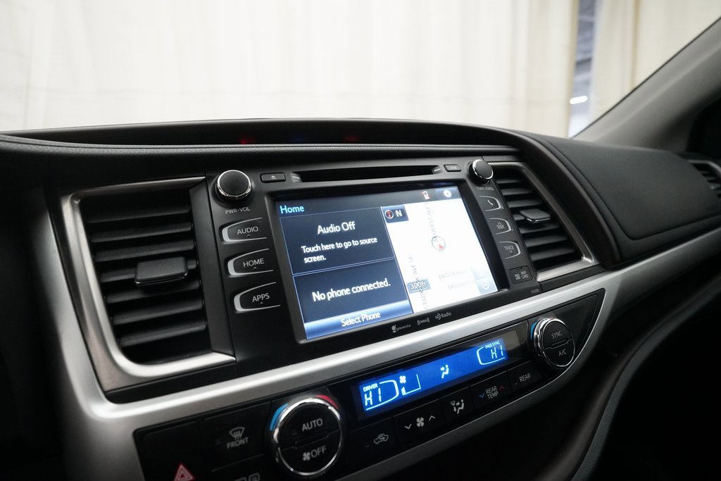 Used 2019 Toyota Highlander XLE image 6