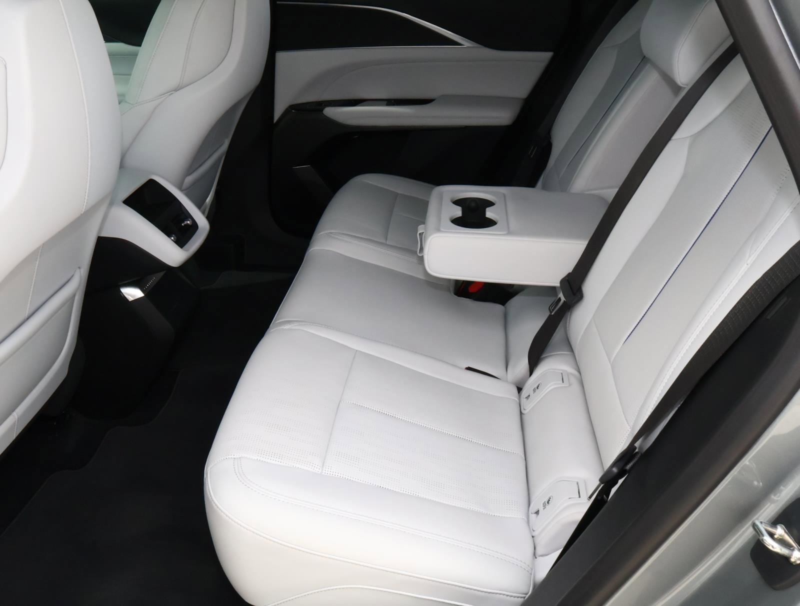 Certified 2024 Cadillac Lyriq Sport RWD image 25