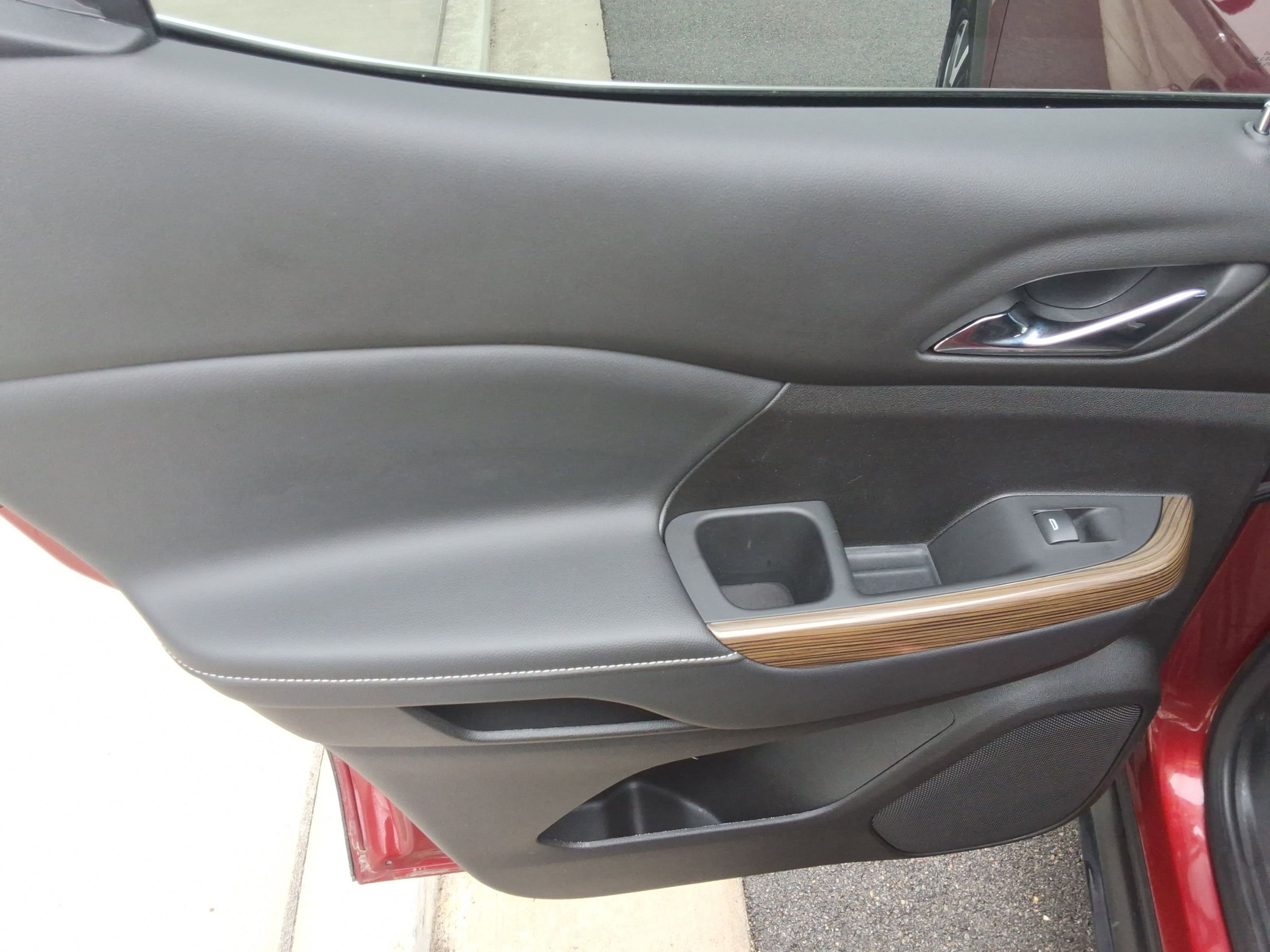 Used 2023 GMC Acadia SLE w/ Driver Convenience Package image 21