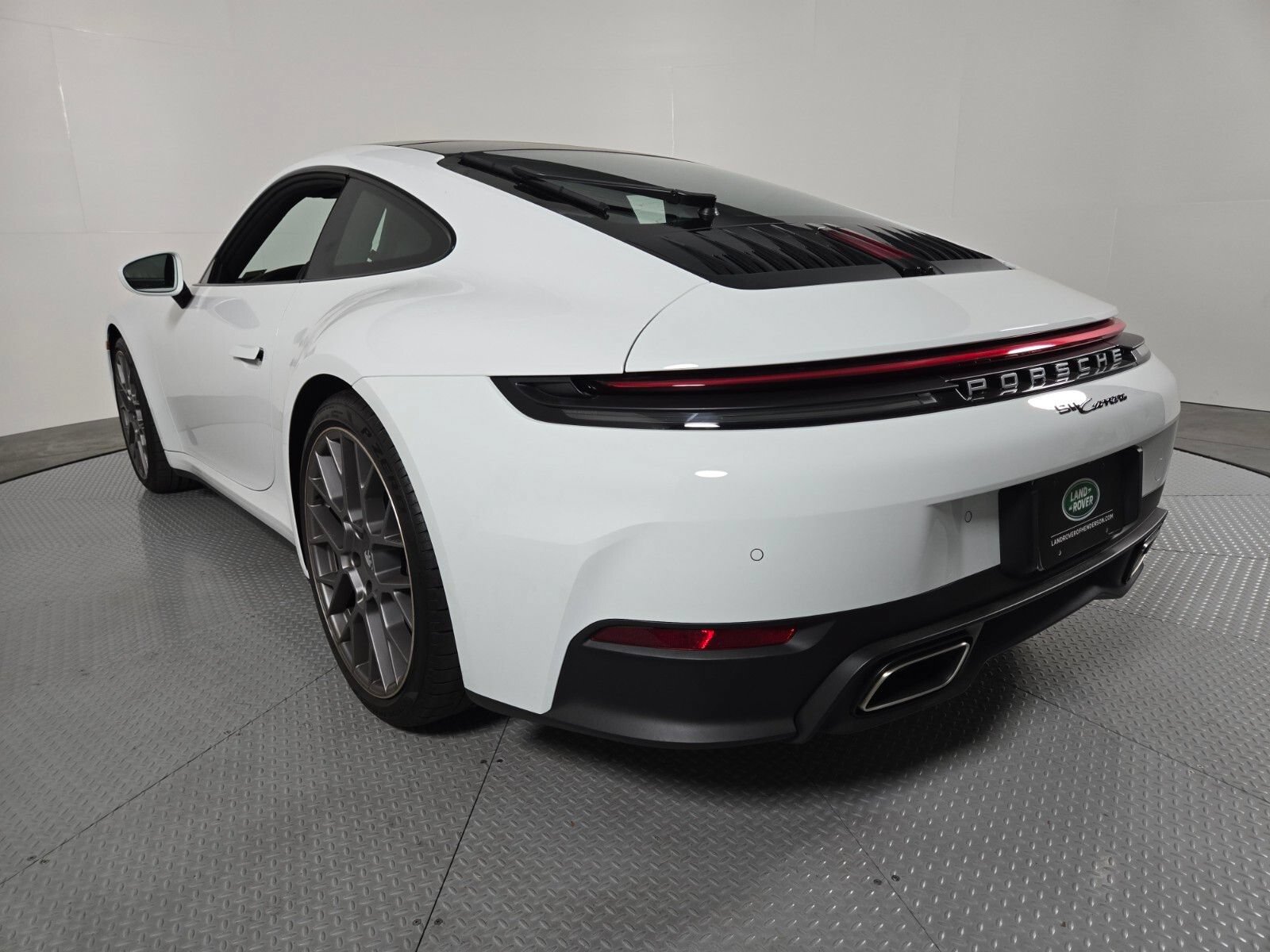 Used 2025 Porsche 911 Carrera RWD image 16