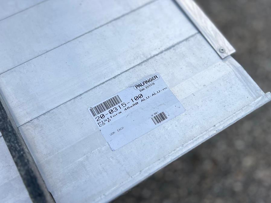 Used 2019 Isuzu NPR image 26