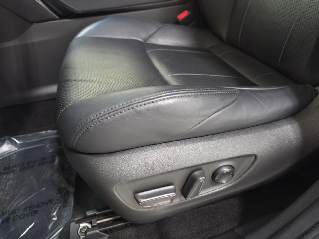 Used 2021 Toyota Venza XLE w/ Softex Package AWD/4WD image 29