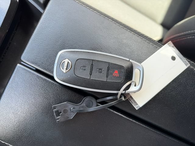 Used 2024 Nissan Rogue S AWD/4WD image 47