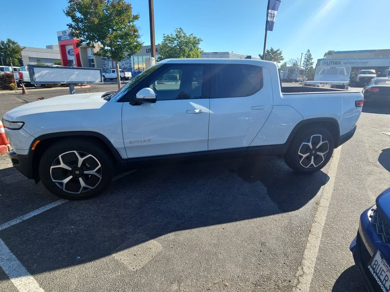 Used 2023 Rivian R1T Adventure image 5