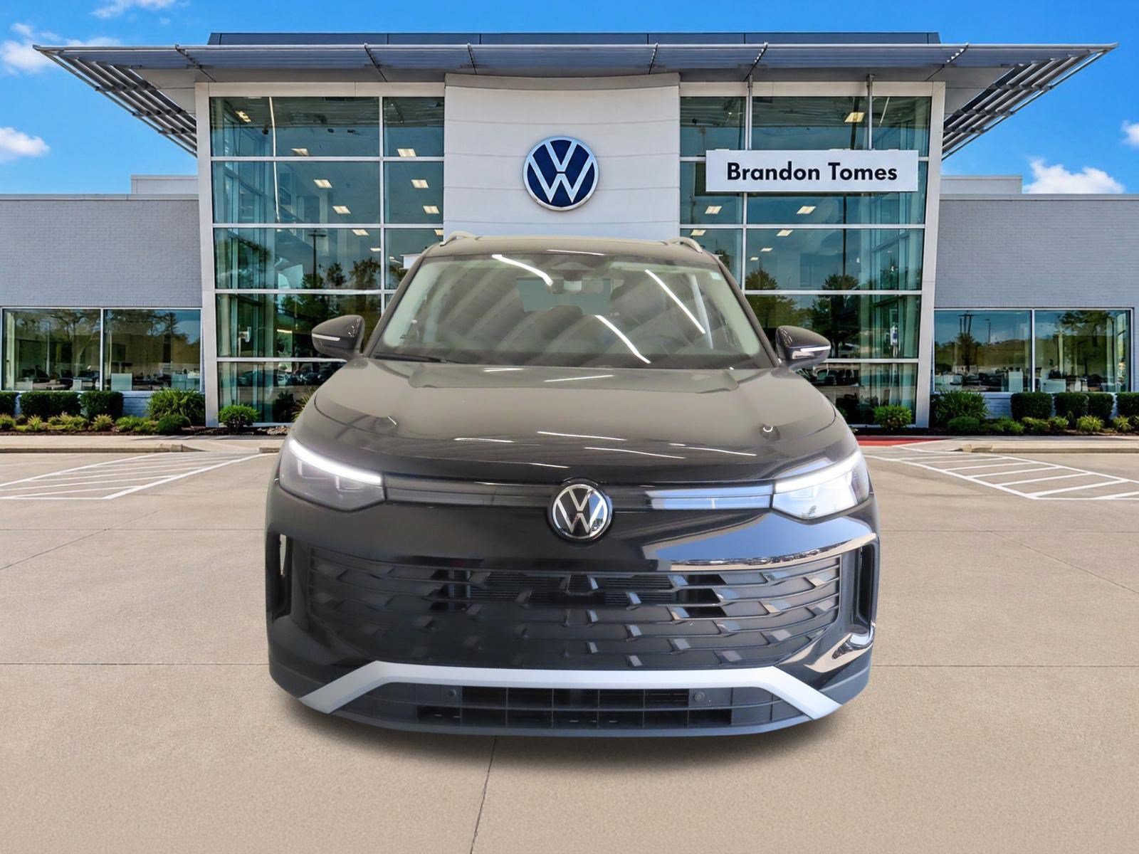 New 2026 Volkswagen Tiguan SE FWD image 9